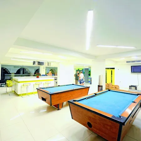 Hermes Apartment *