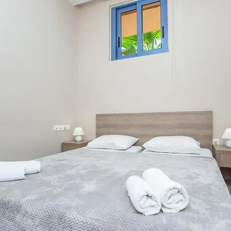 Hermes Apartment *