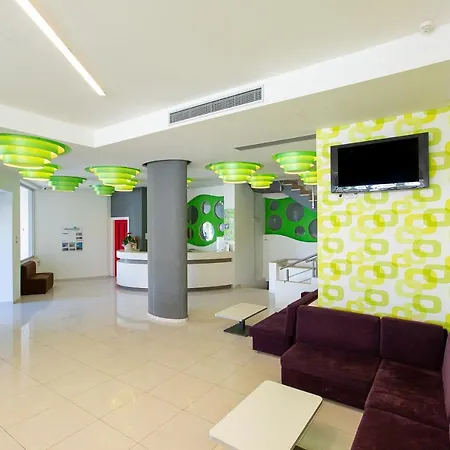 Hermes Apartment *